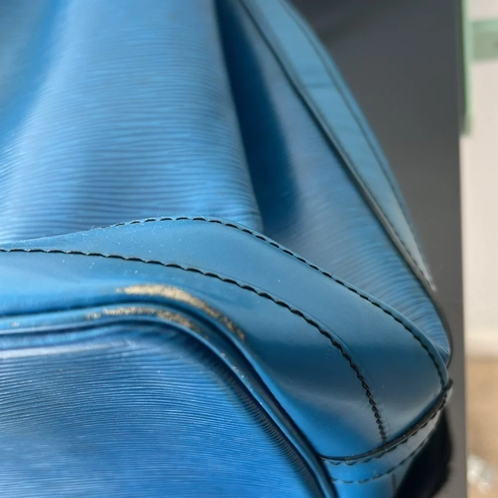 Louis Vuitton Épi Leather Shoulder bag